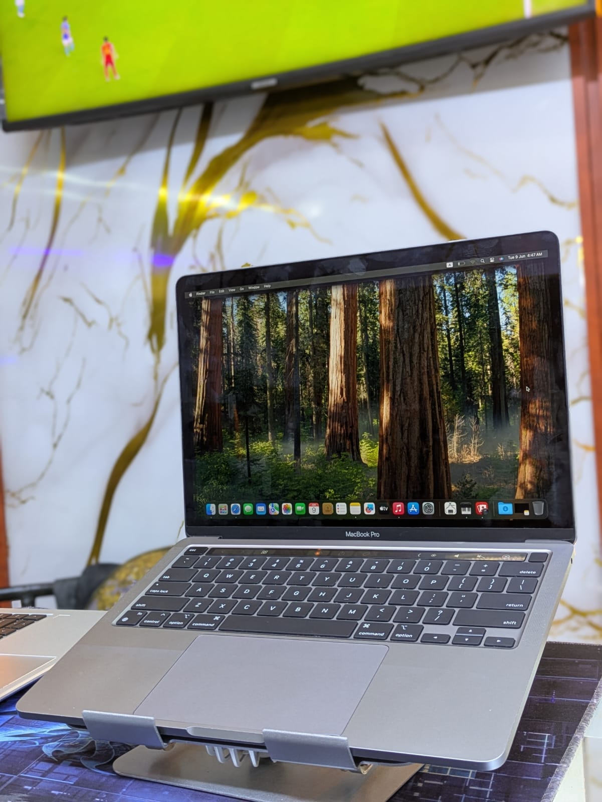 Apple MacBook Pro 13" 2016 Core i5 16GB RAM 512GB SSD Touch Bar Retina