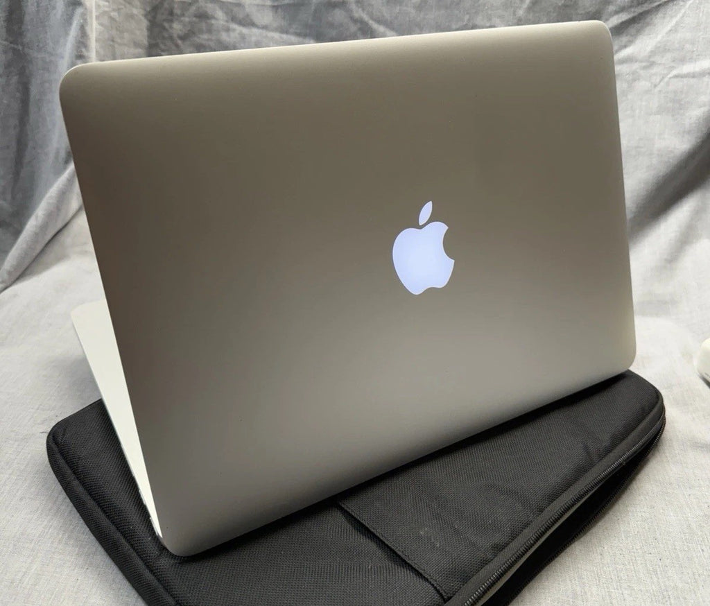 Apple MacBook Pro 13" 2013 (A1502) | Intel Core i5 | 8GB RAM | 256GB SSD | Ex-UK | Pre-Owned