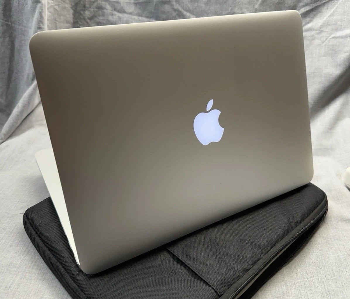 Apple MacBook Pro 13" 2013 (A1502) | Intel Core i5 | 8GB RAM | 256GB SSD | Ex-UK | Pre-Owned