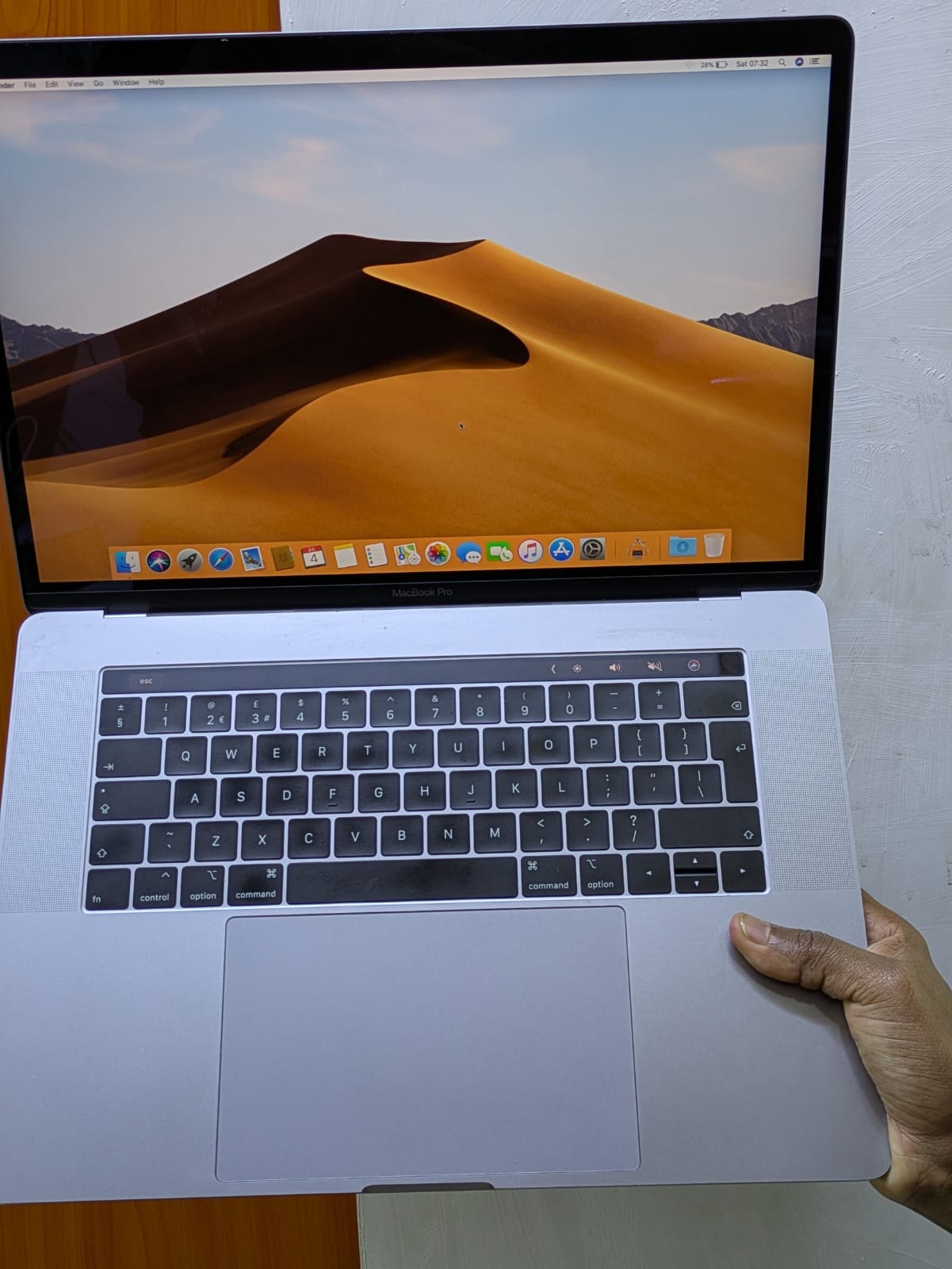 MacBook Pro 15" (2018) | Intel Core i9 | 32GB RAM | 512GB SSD | 4GB GPU