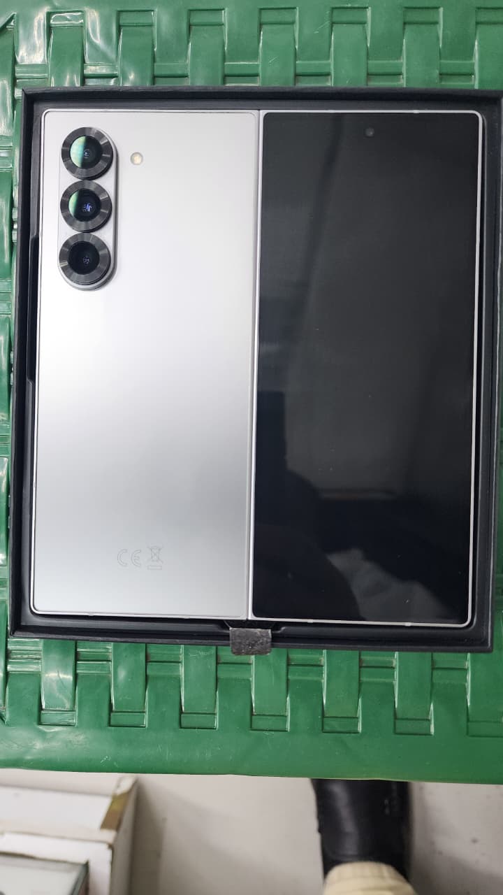 Samsung Galaxy Z Fold6 256GB (Brand New)