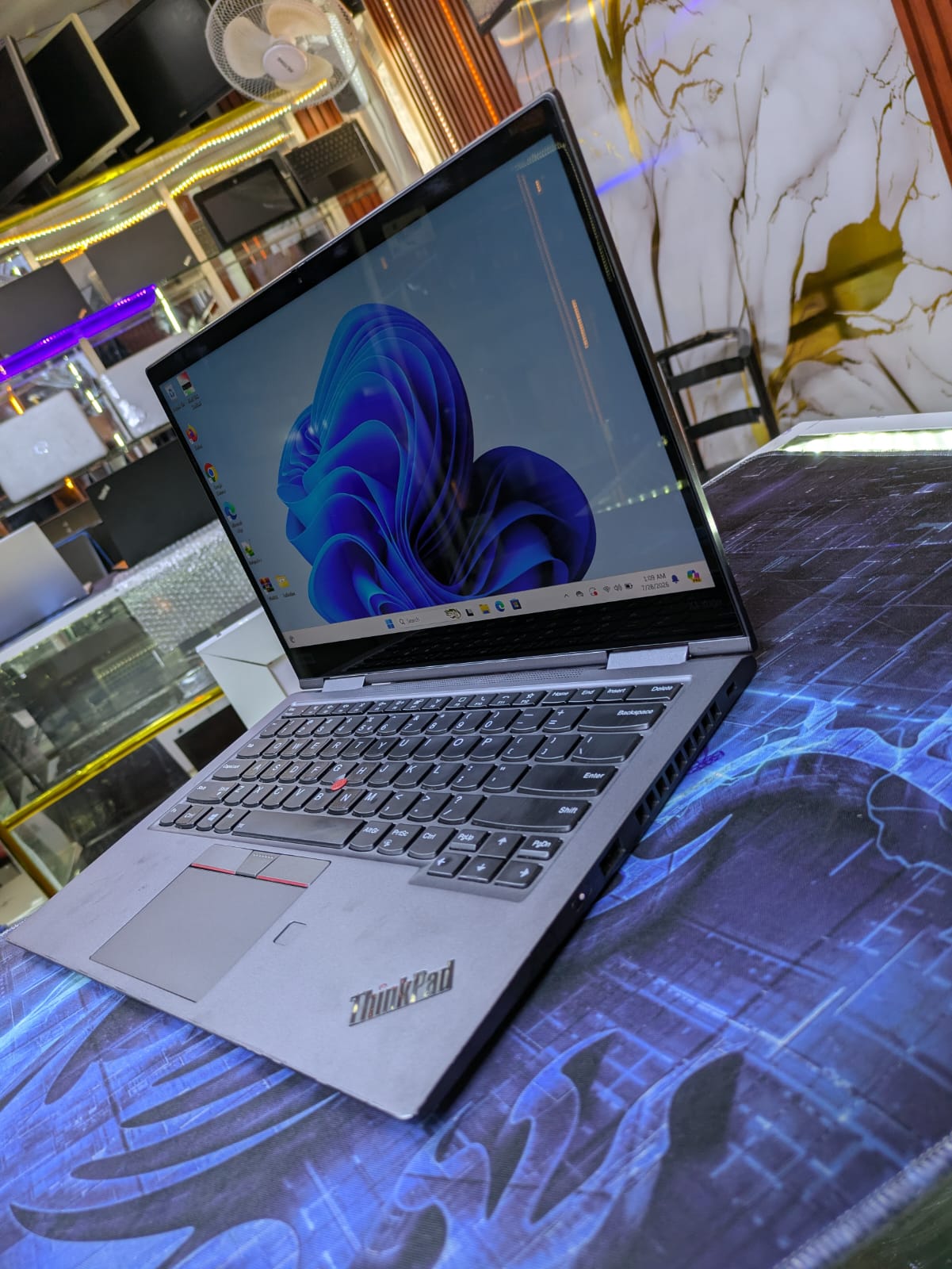 Lenovo ThinkPad X1 Yoga | Core i7 | 16GB RAM | 512GB SSD | 14" FHD 360° Touchscreen + Stylus | Silver