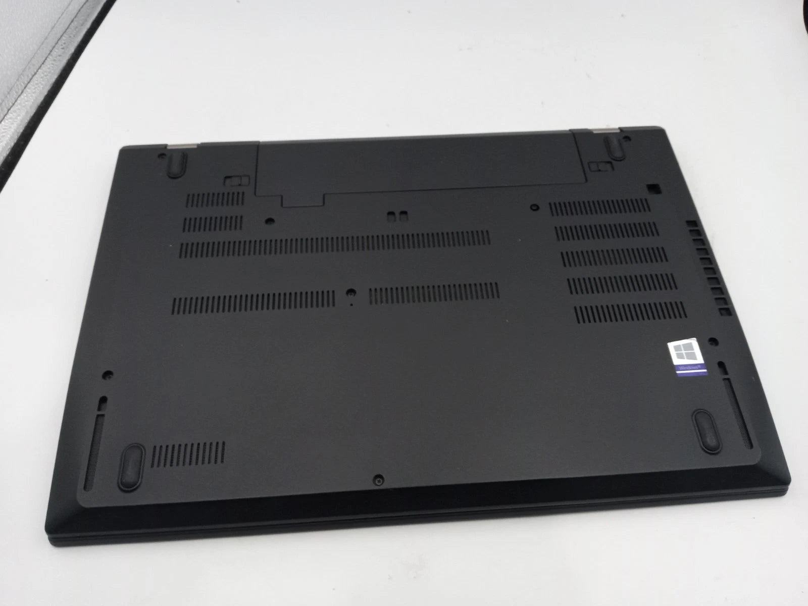 Lenovo ThinkPad P52s i7 8th Gen 16GB/512GB SSD Nvidia P500 2GB – Refurbished Ex-UK
